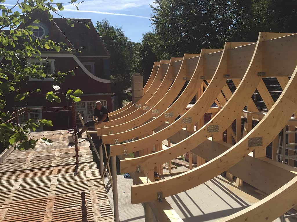 Der udføres en tagrenovering i Nordsjælland.